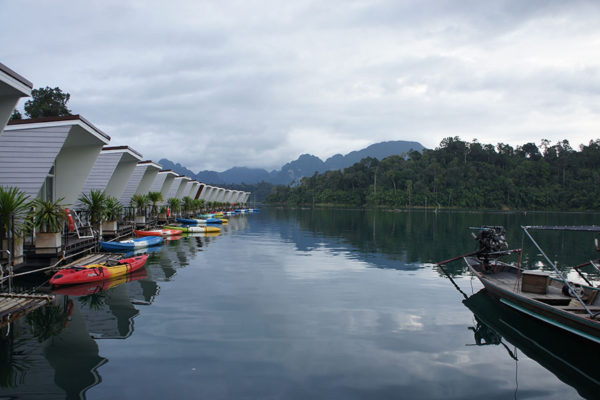 Floating-hotel-Chiew-Lan-Lake