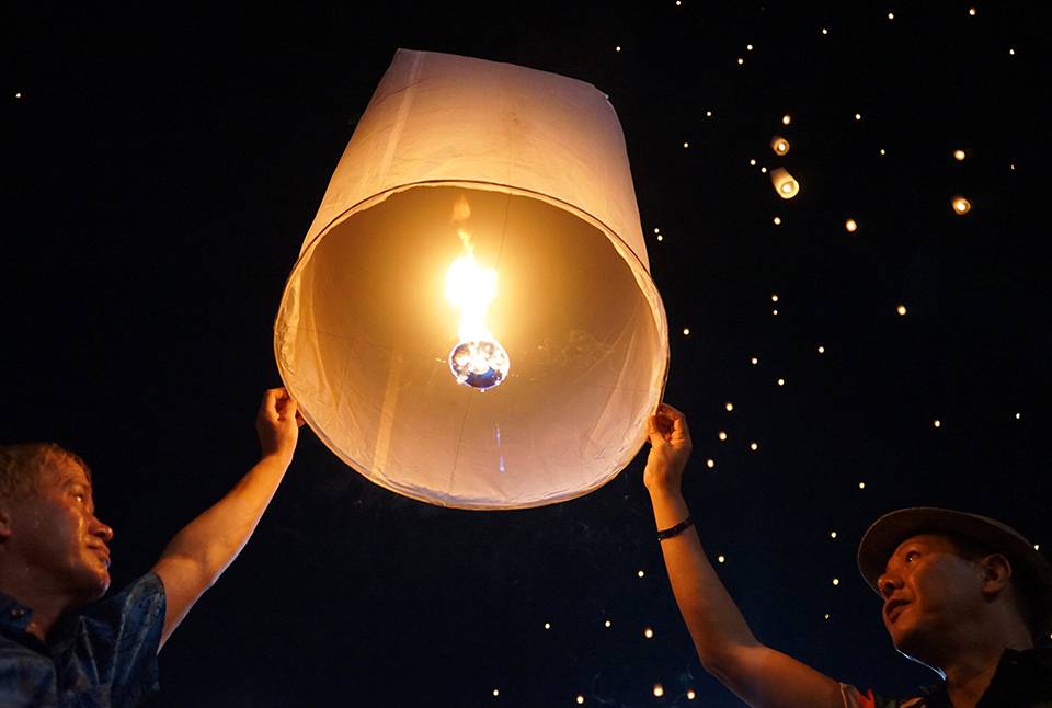 YEE PENG FESTIVAL 🔥 in Chiang Mai: Complete Guide [2022]